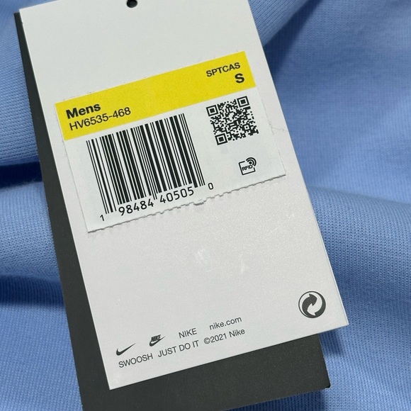 Nike Men's Tech Fleece Oversized Hoodie - Picture 7 of 13